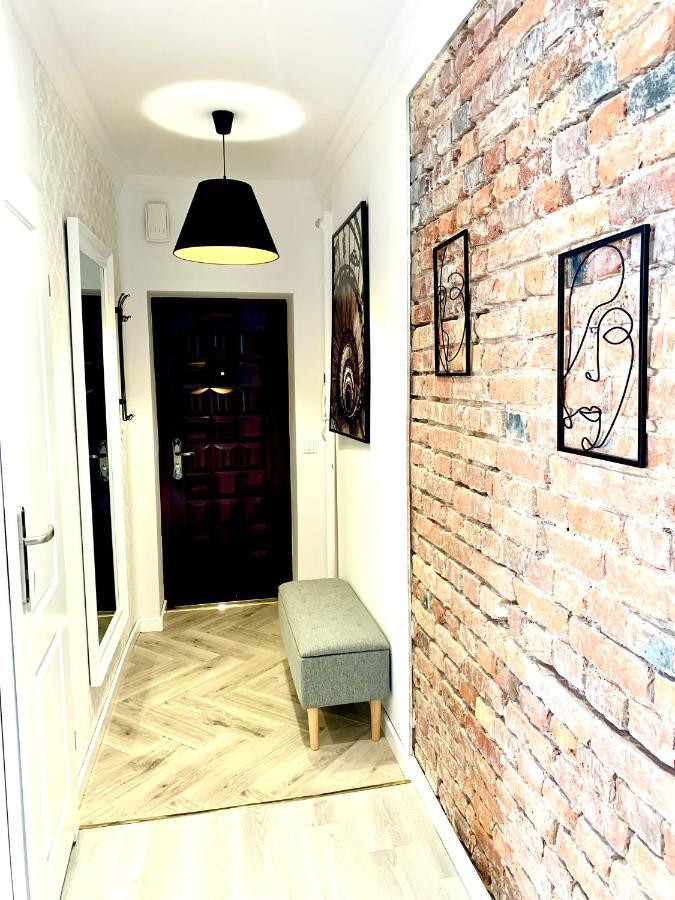 Apartamenty Sienkiewicza De Lux z widokiem na PAŁAC BISKUPÓW, parkingiem CENTRUM Kielce Exterior foto