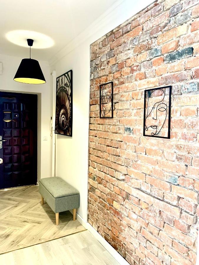 Apartamenty Sienkiewicza De Lux z widokiem na PAŁAC BISKUPÓW, parkingiem CENTRUM Kielce Exterior foto